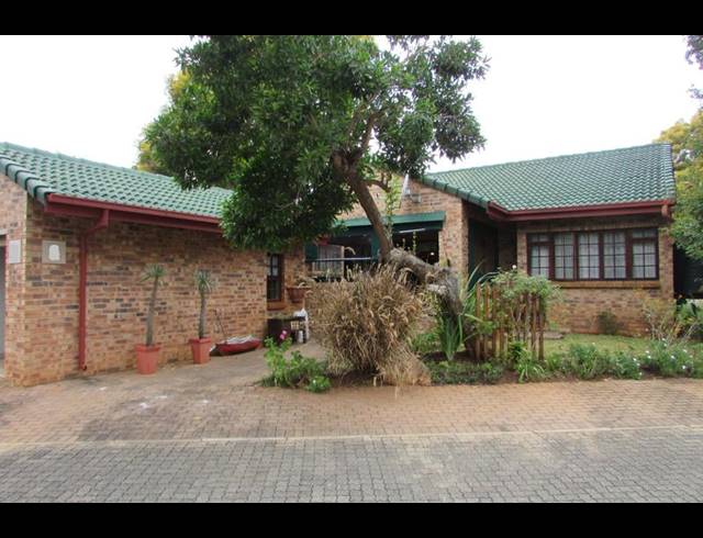 2 BEDROOM HOUSE FOR SALE IN WHITE RIVER EXT 18